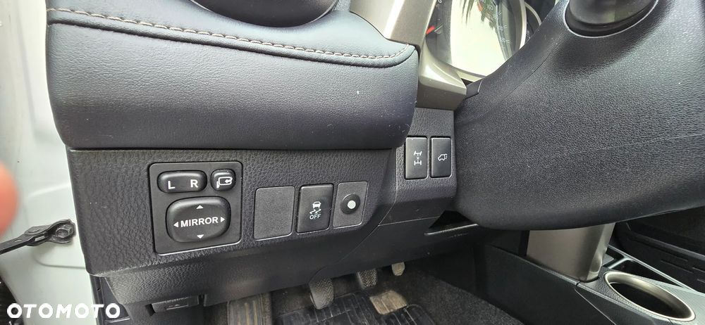 Toyota RAV4 2.0 Premium - 9