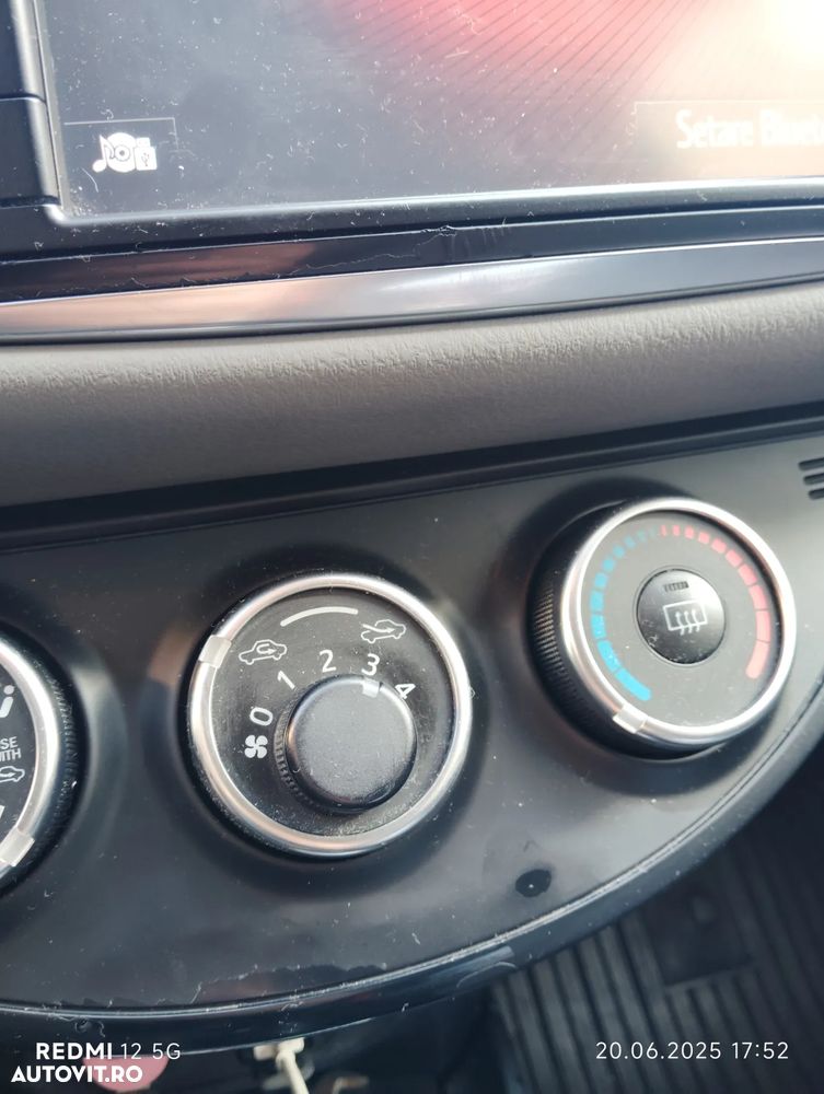 Toyota Yaris 1.3 VVT-i Sol - 6