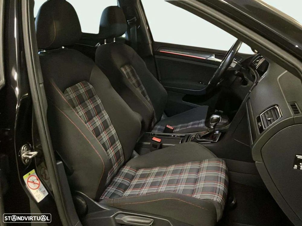 VW Golf 2.0 TSI GTI DSG Performance - 13