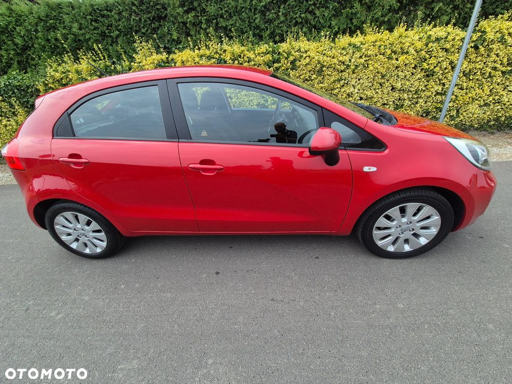 Kia Rio 1.1 CRDI Dream Team Edition - 2