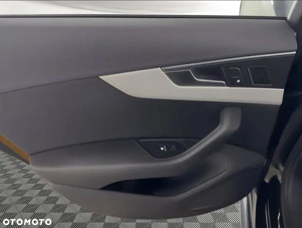 Audi A4 Limousine 45 TFSI Quattro S tronic - 15