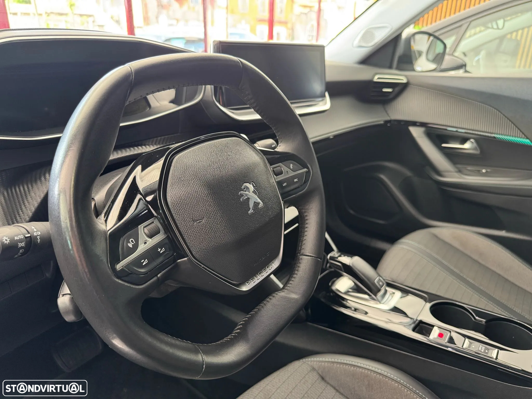 Peugeot 2008 1.5 BlueHDi Allure Pack EAT8 - 13