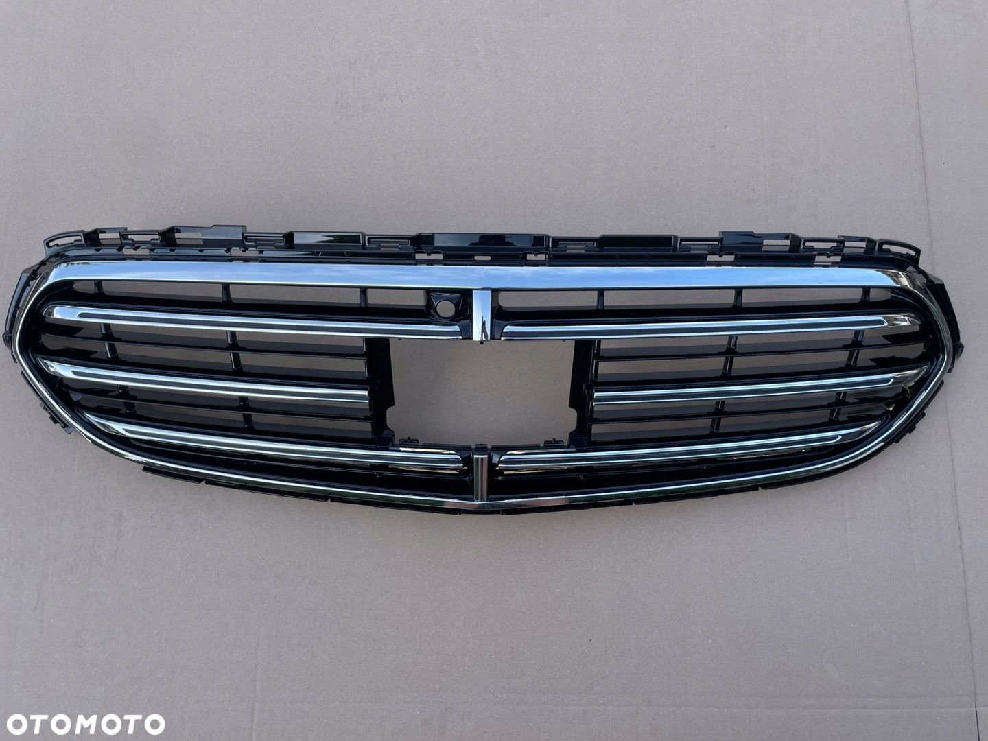 MERCEDES E-KLASA W213 W238 LIFT GRILL ATRAPA ORYG. - 1