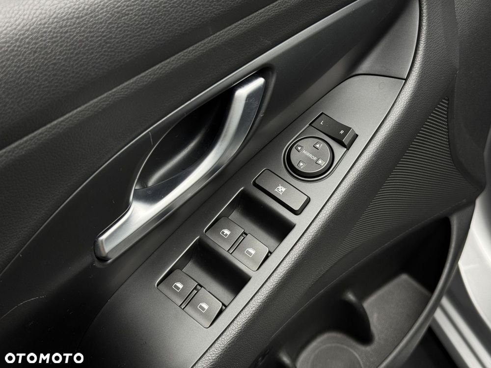 Hyundai i30 1.5 DPI Classic + - 22