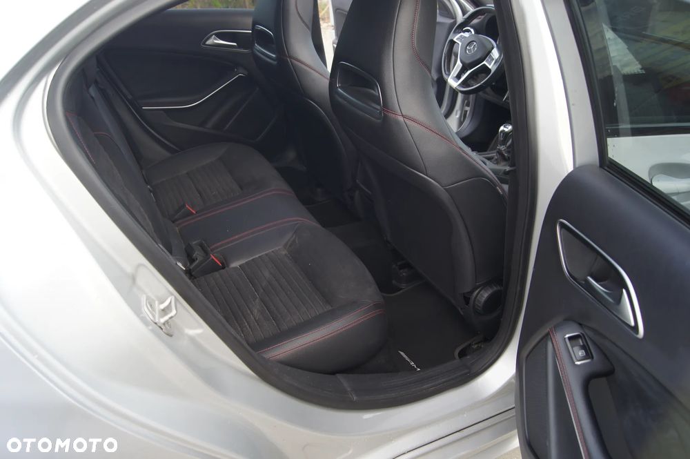 Mercedes-Benz Klasa A 180 CDI AMG Line - 23