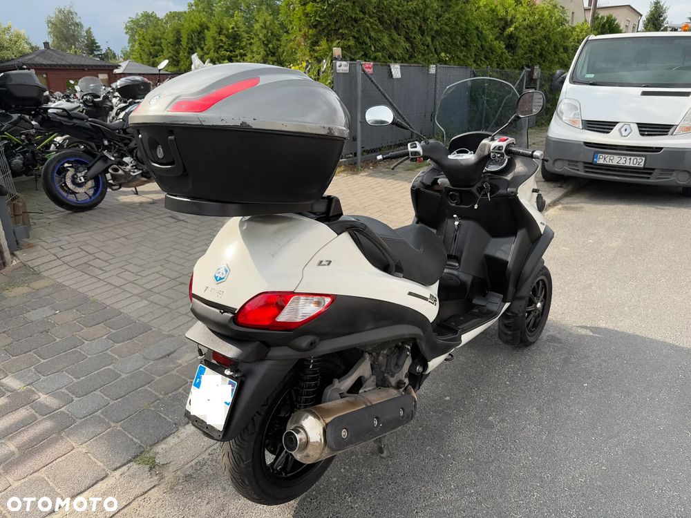 Piaggio MP-3 - 7