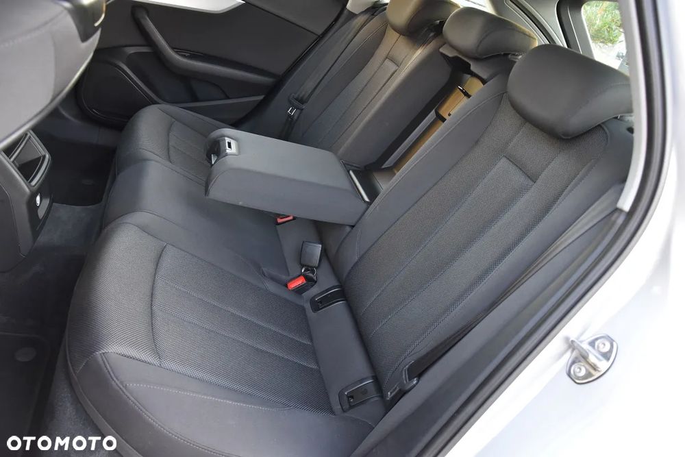 Audi A4 Avant 2.0 TDI S tronic - 19