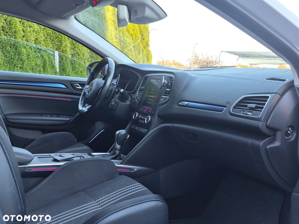 Renault Megane ENERGY TCe 205 EDC GT - 10