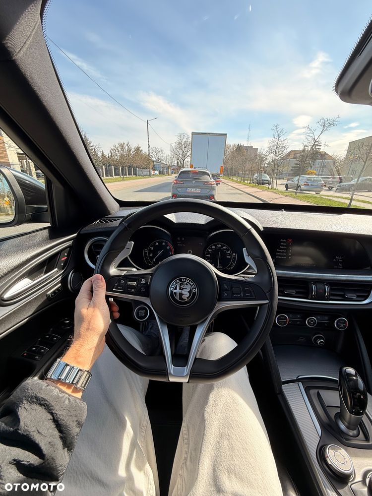 Alfa Romeo Stelvio 2.0 Turbo 16V AT8-Q4 Ti - 11