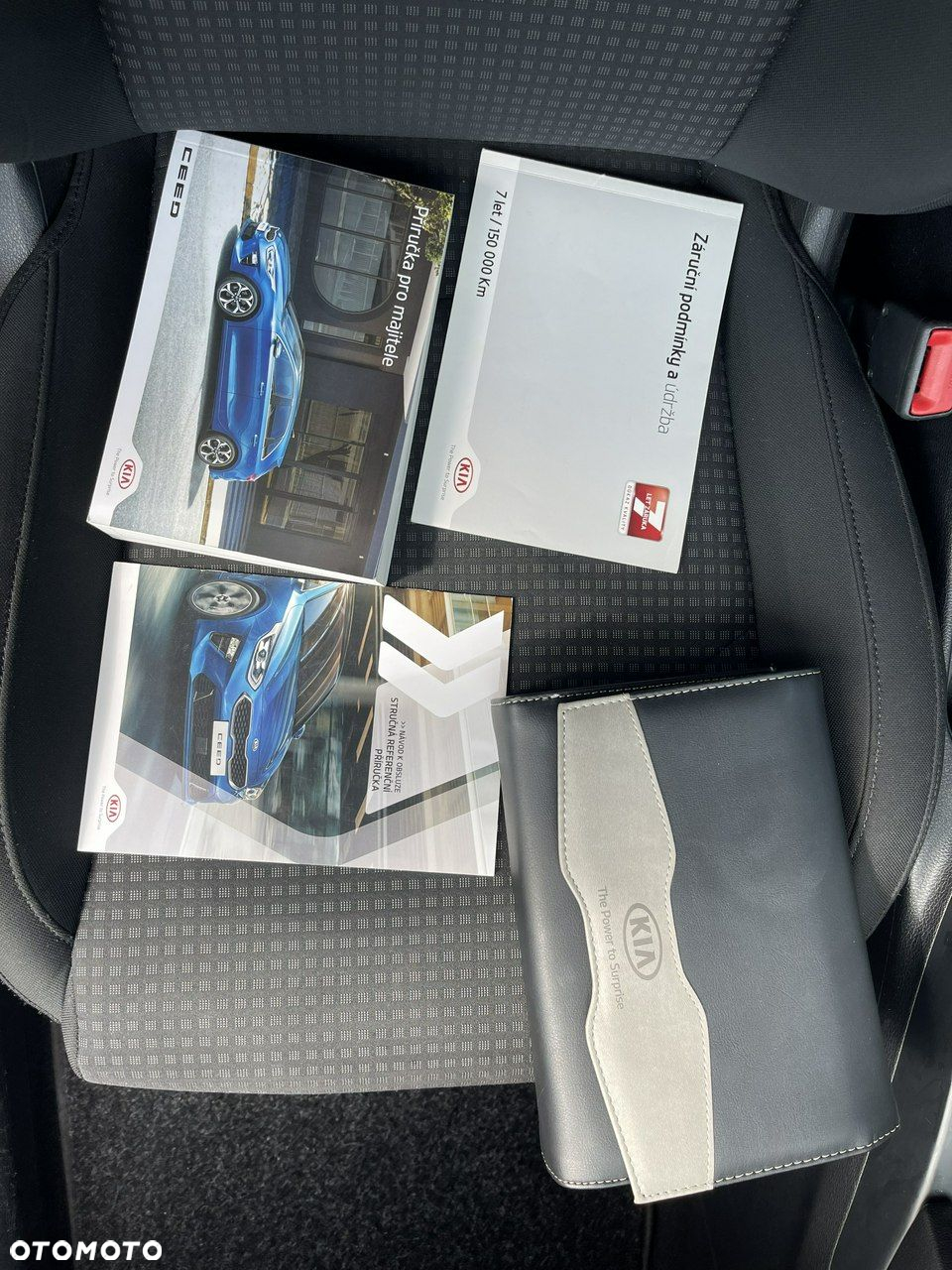 Kia Ceed - 11