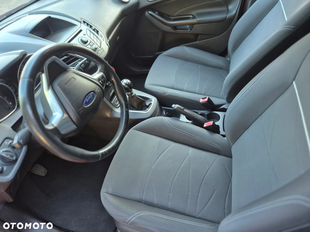 Ford Fiesta - 10