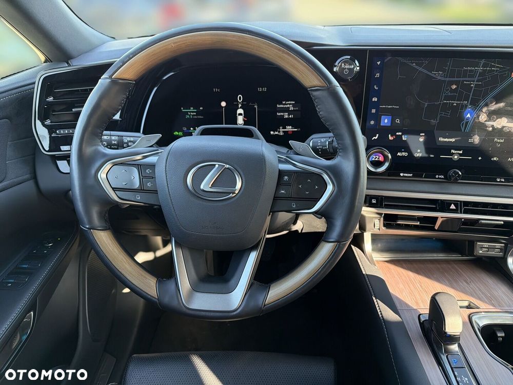 Lexus RX 450h+ Omotenashi - 12