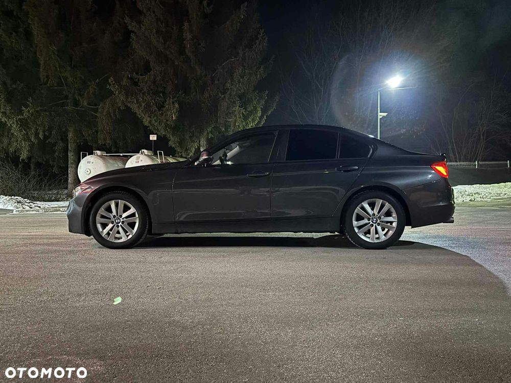 BMW Seria 3 2012 photo 4