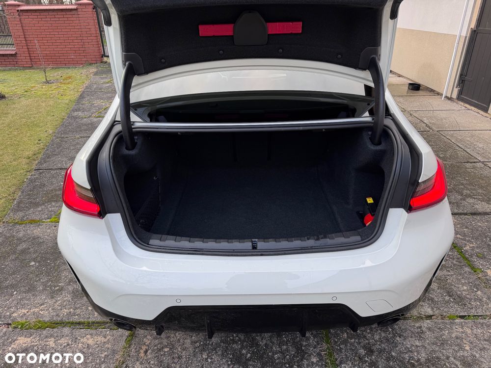 BMW Seria 3 320d xDrive mHEV M Sport - 10