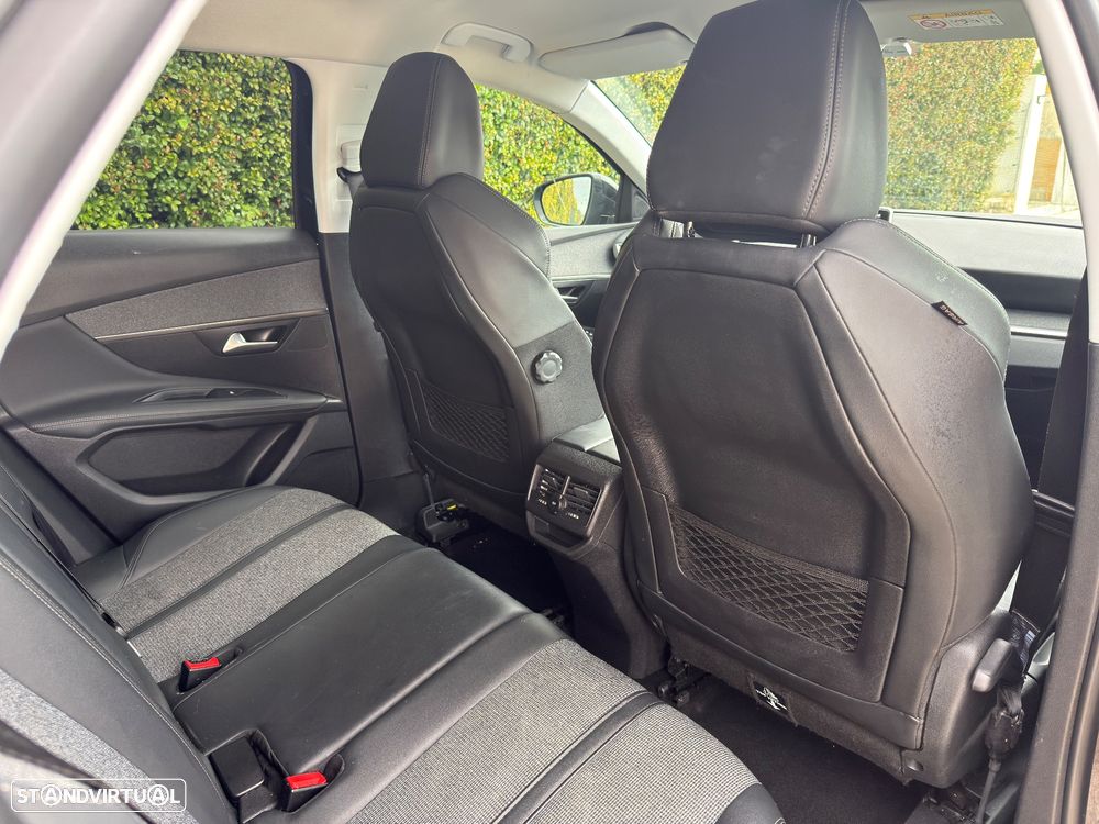 Peugeot 3008 1.2 PureTech Allure Pack EAT8 - 20