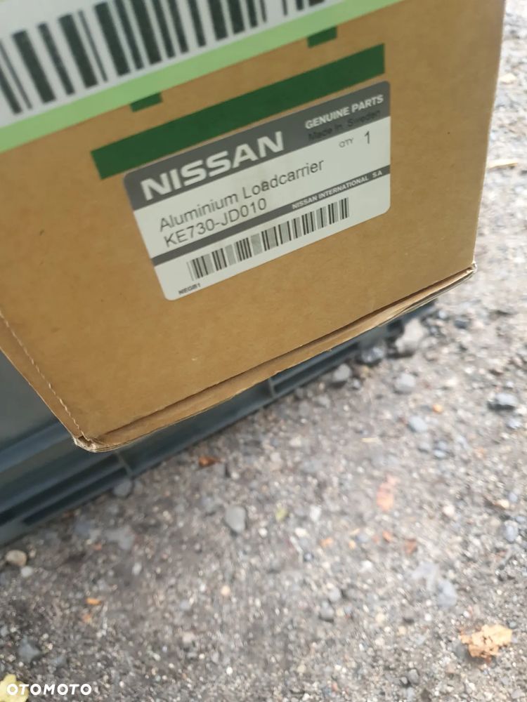 bagażnik dachowy Nissan Qashqai I J10 KE730-JD010 Podstawowy aluminiowy bagażnik dachowy bez relingów Nissan Qashqai J10 - 9