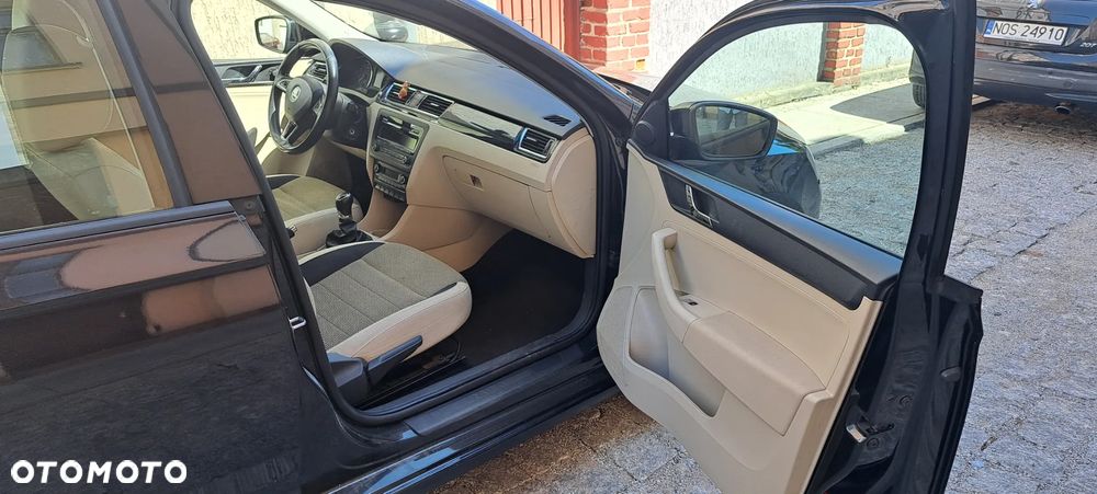 Skoda RAPID 1.2 TSI Ambition - 12