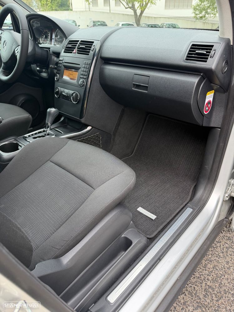 Mercedes-Benz A 160 Elegance Aut. - 12
