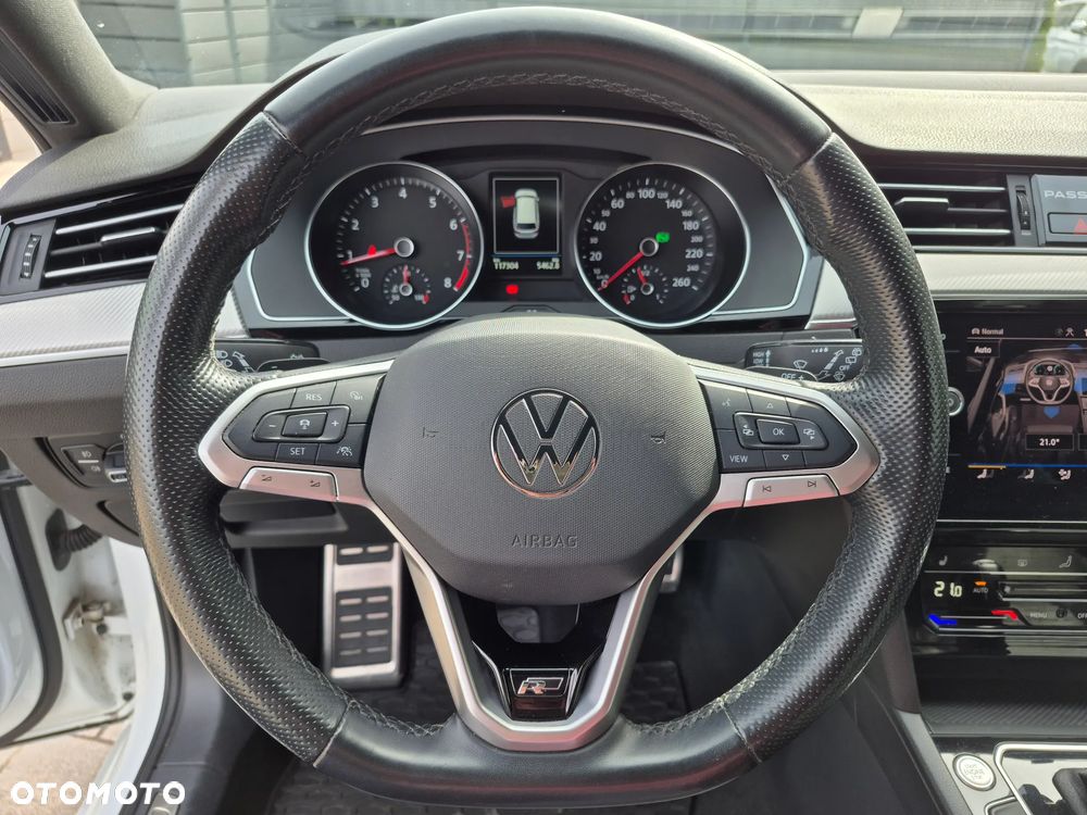 Volkswagen Passat - 17