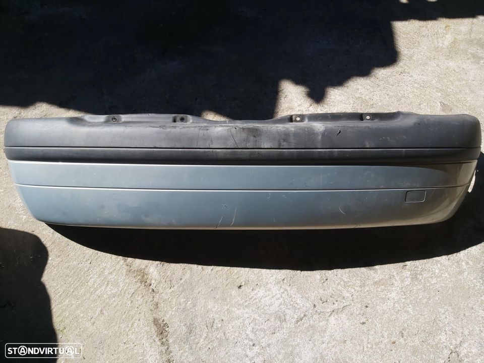 Para choques traseiro Renault Clio 2 2000 ( só na cor preta ) - 1