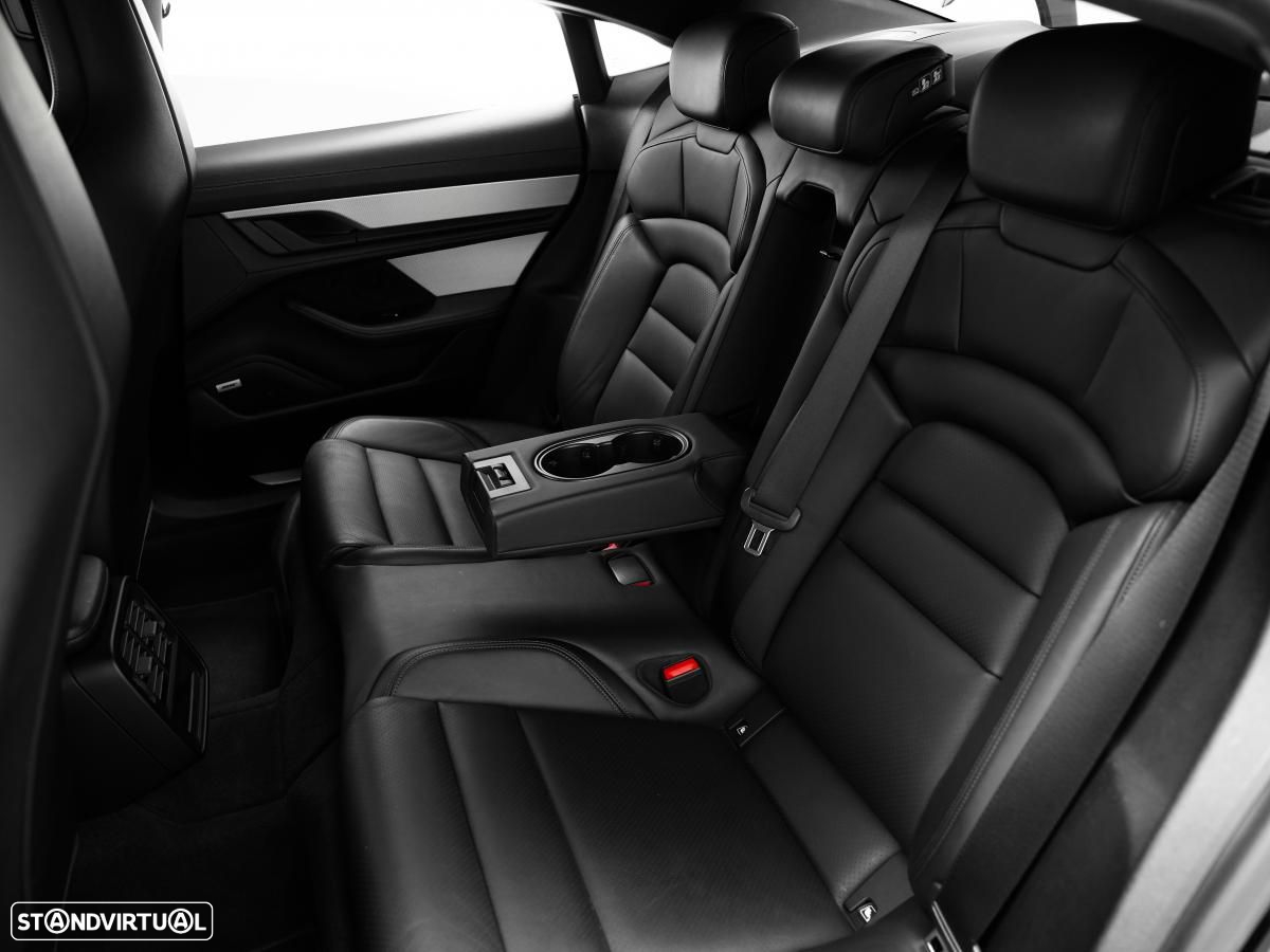 Porsche Taycan 4S - 9