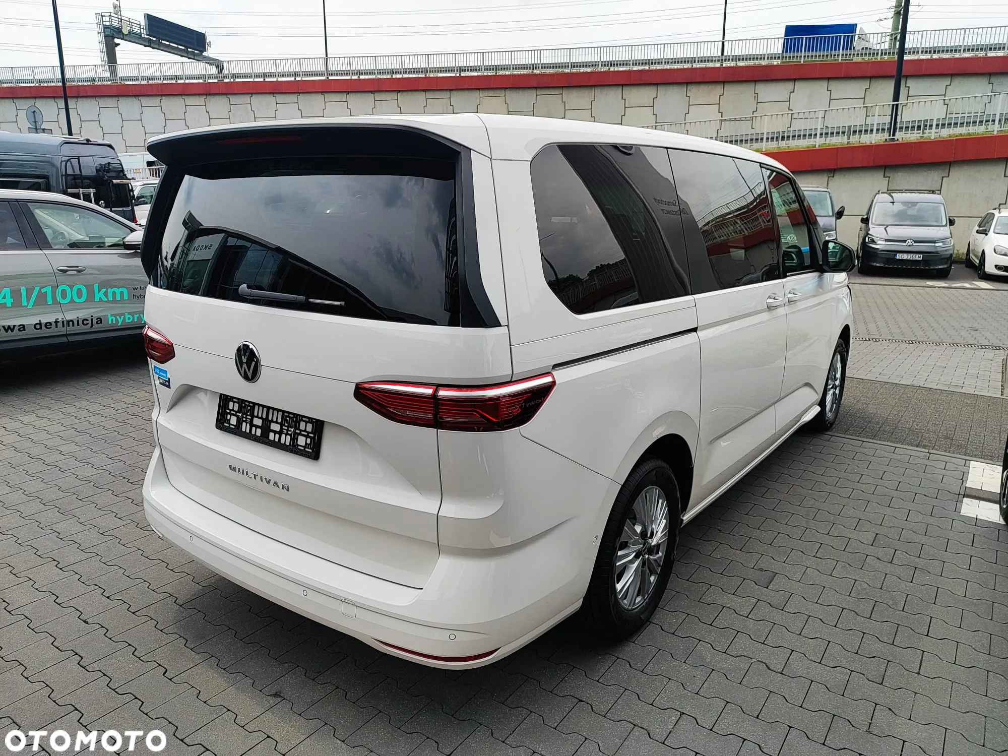 Volkswagen Multivan 2.0 TDI L2 Family DSG - 4