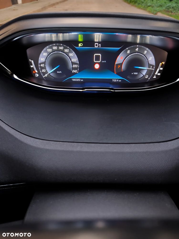 Peugeot 3008 1.2 PureTech Allure S&S EAT8 - 16