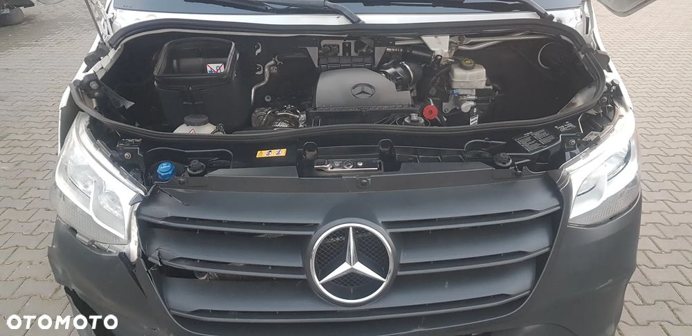 Mercedes-Benz Sprinter - 30