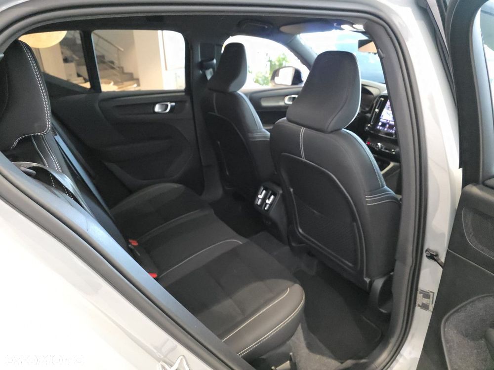 Volvo XC 40 - 24