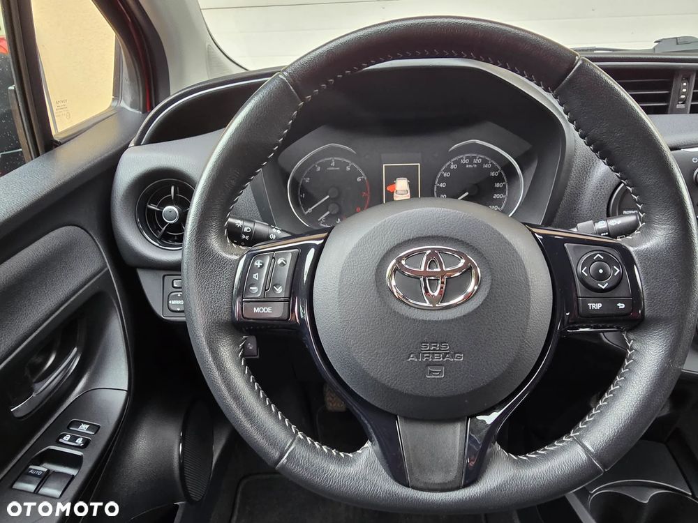 Toyota Yaris 1.5 Dynamic - 12