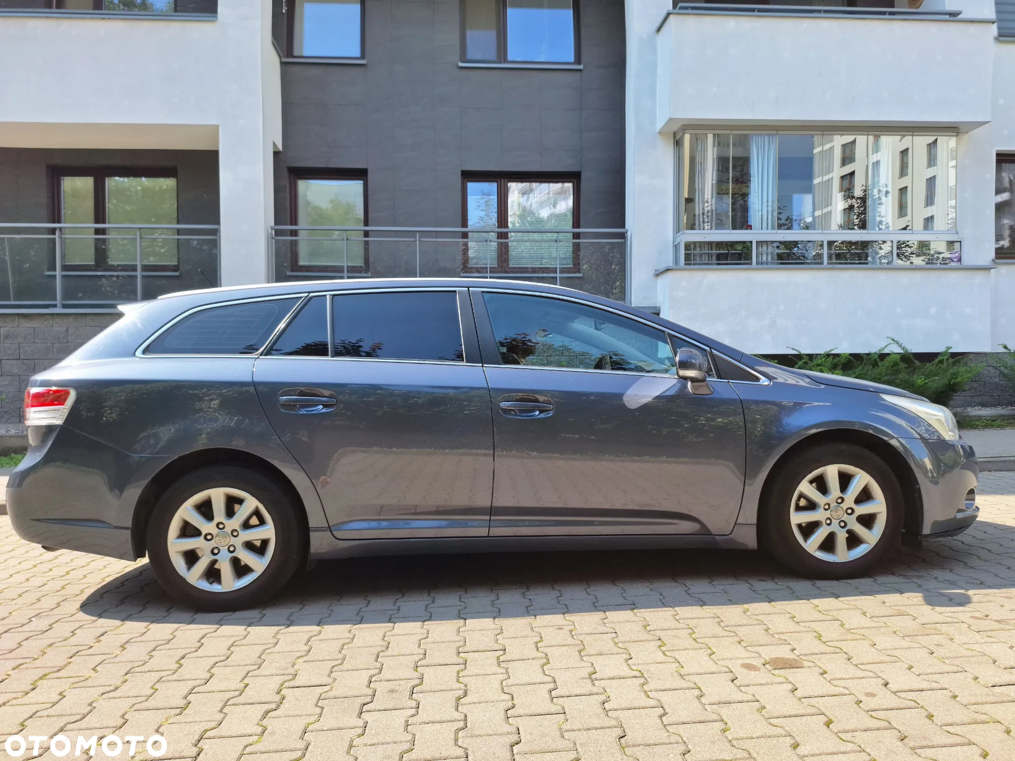 Toyota Avensis 2.0 D-4D - 7