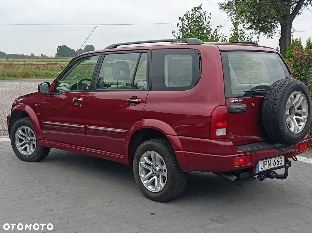 Suzuki XL7 - 8