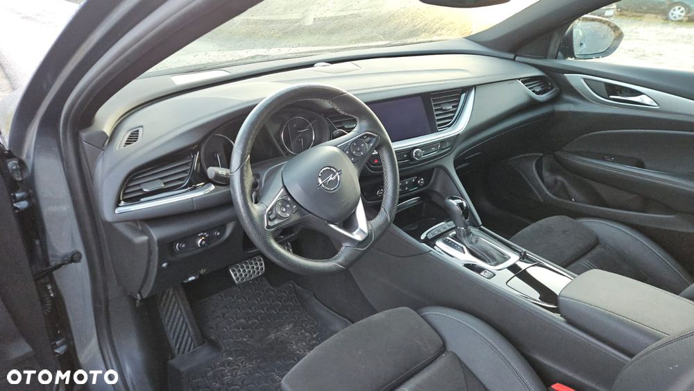 Opel Insignia 2.0 T 4x4 GSi + S&S - 15