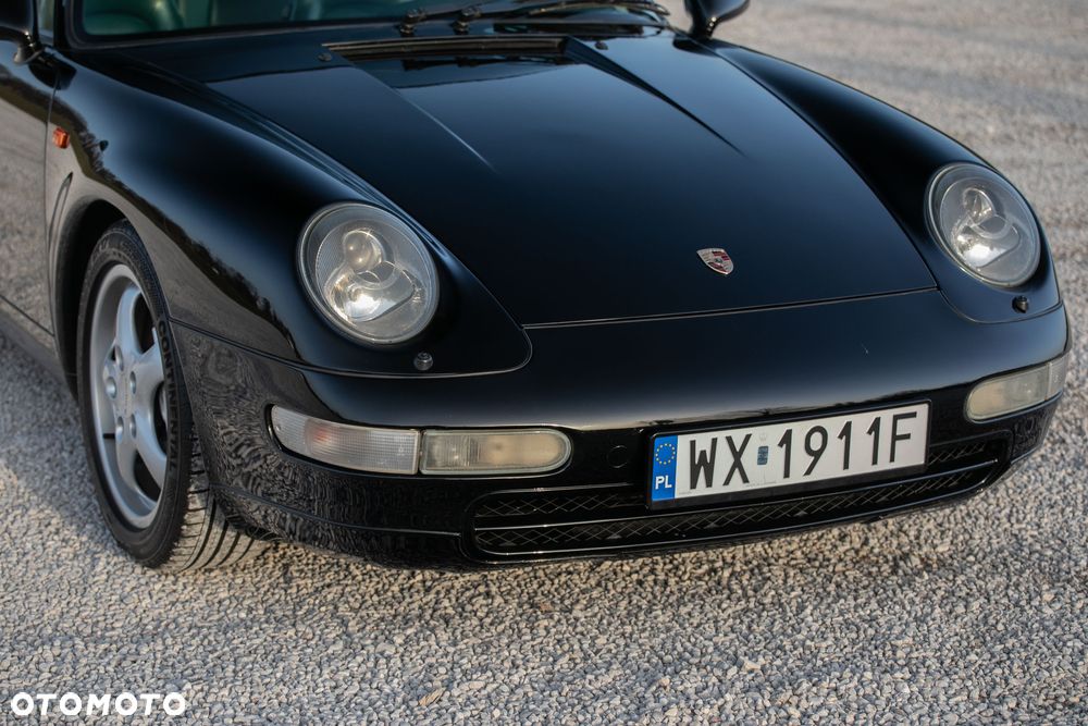 Porsche 911 Carrera 4 - 17