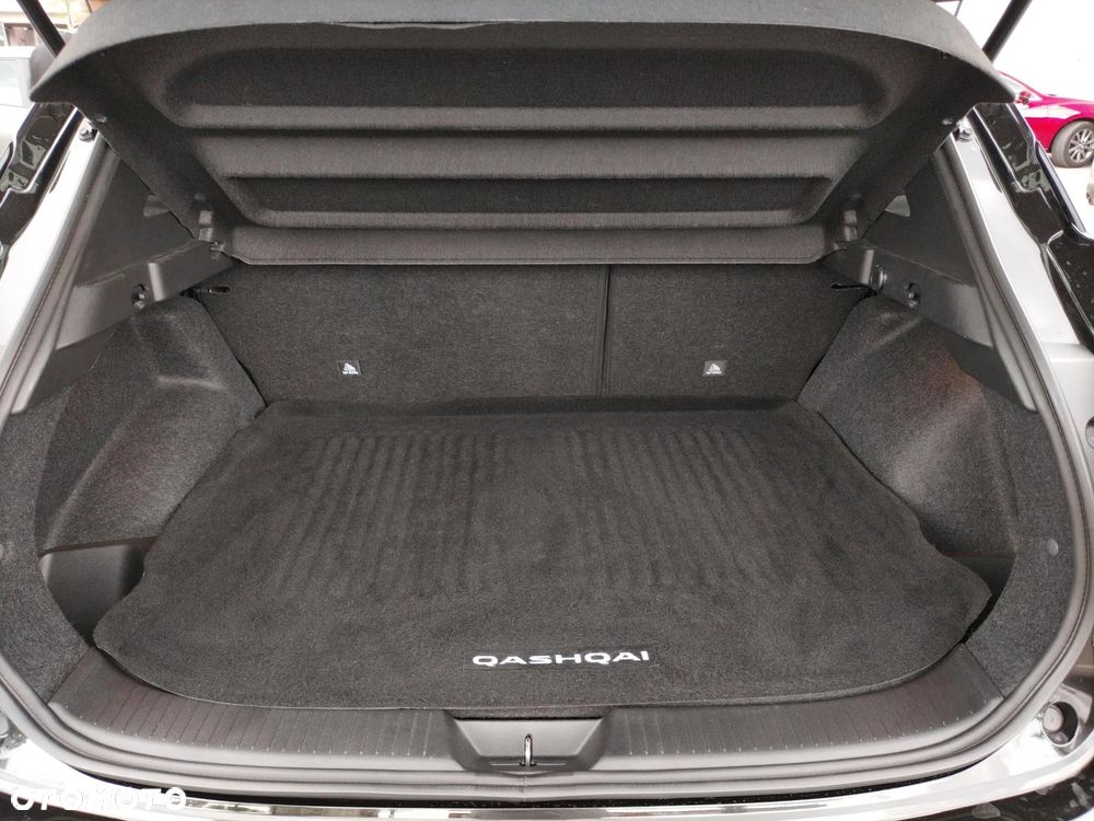 Nissan Qashqai 1.3 DIG-T mHEV N-Connecta - 17
