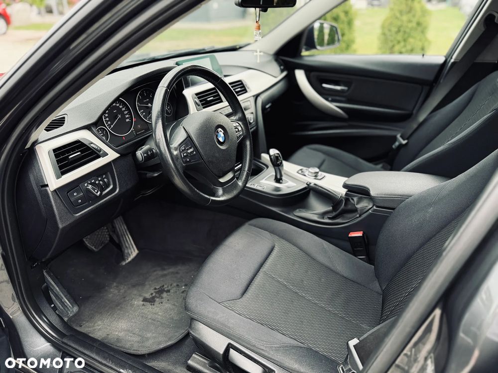BMW Seria 3 318d - 13