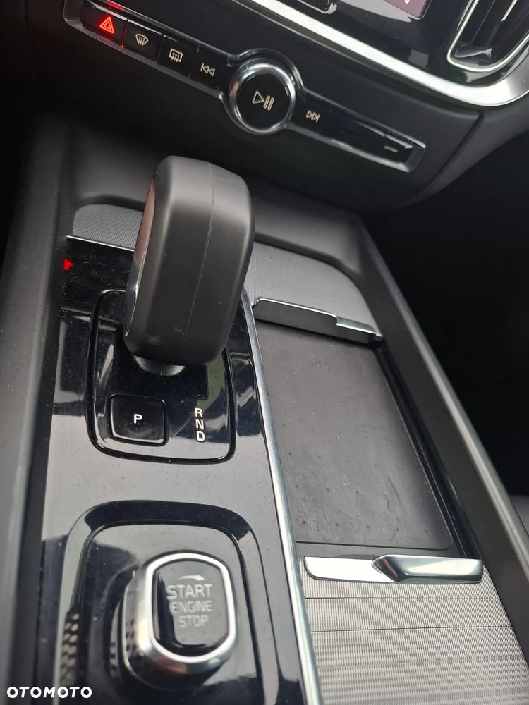 Volvo V60 Cross Country Plus B4 D AWD - 28