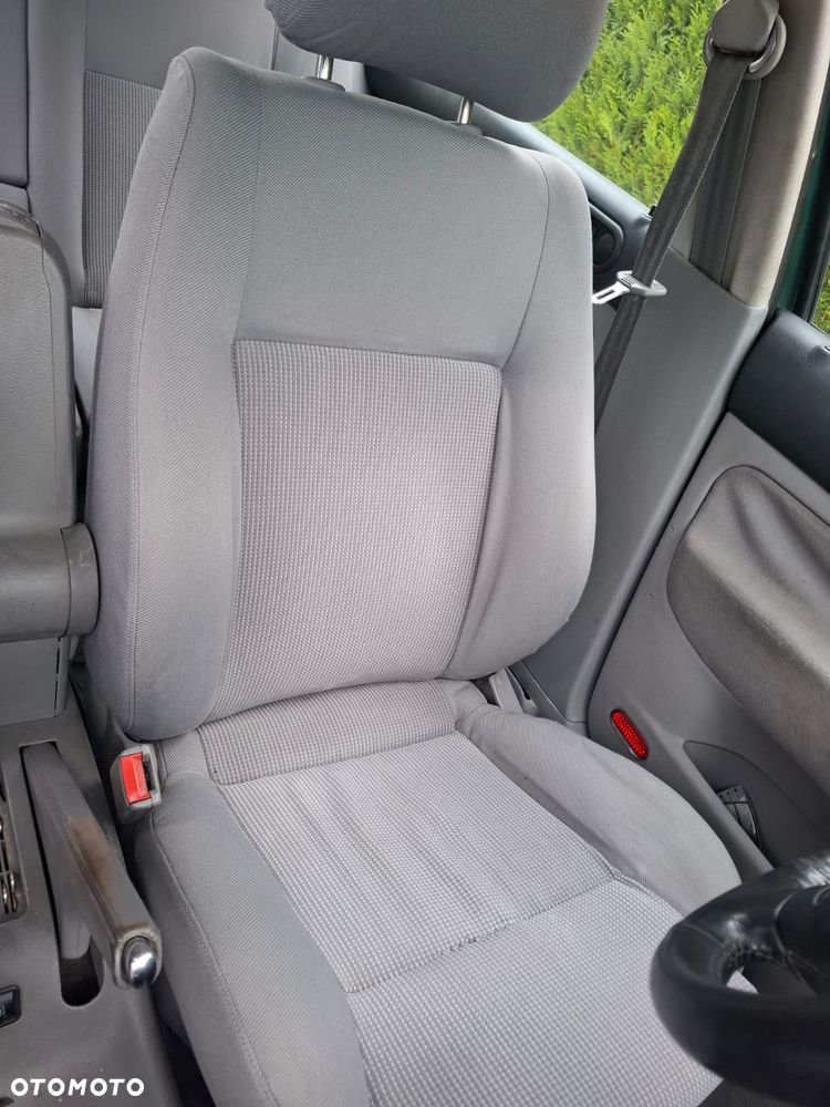 Volkswagen Golf 1.9 TDI Highline - 19