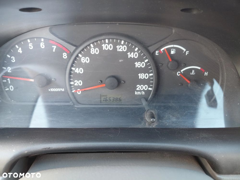 Suzuki Grand Vitara 2.0 - 14