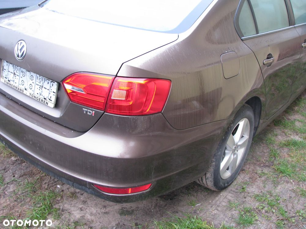 VOLKSWAGEN JETTA VI 2012 ROK 1.6 TDI CAY LAKIER LH8Z  LHW MASKA ATRAPA wózek sanki - 4