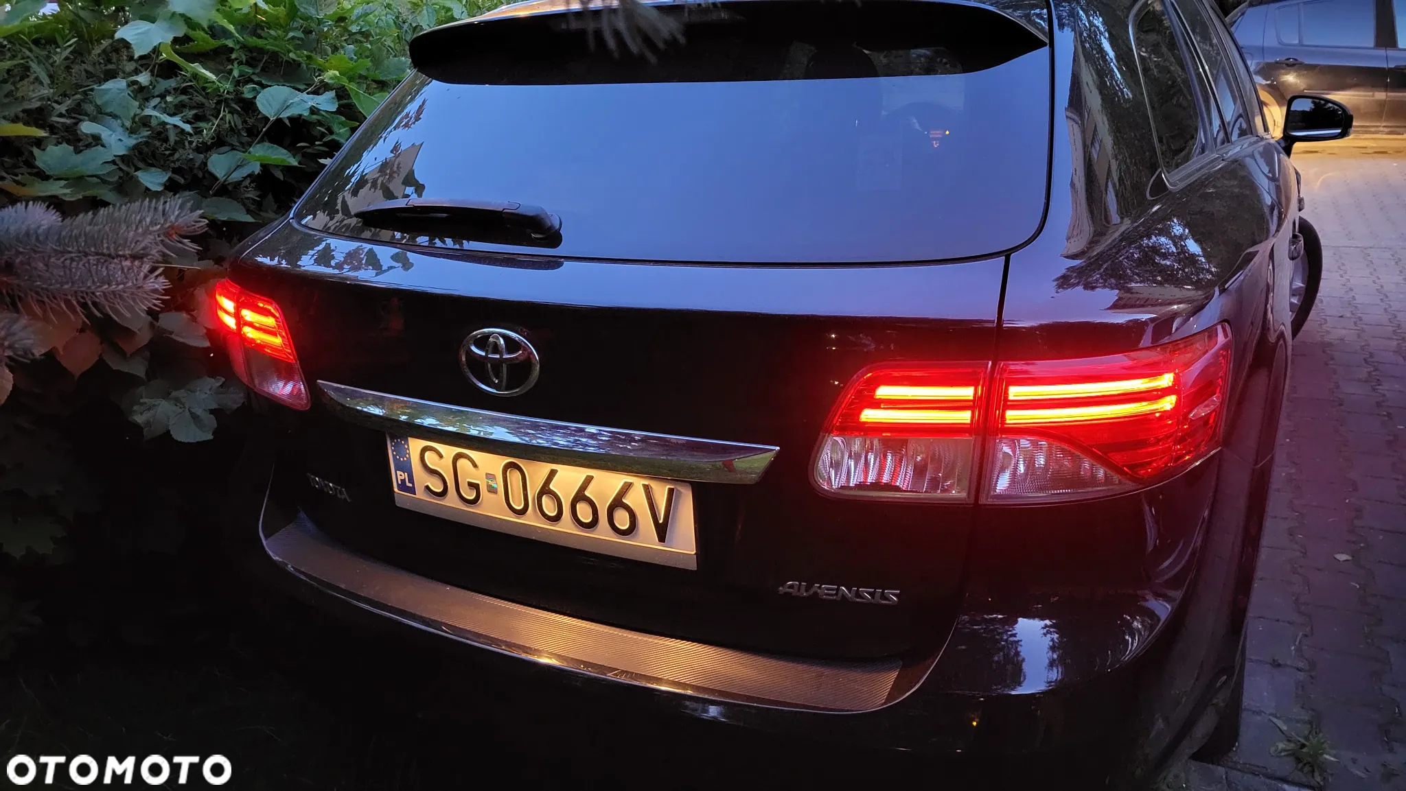 Toyota Avensis 2.0 D-4D Premium - 23