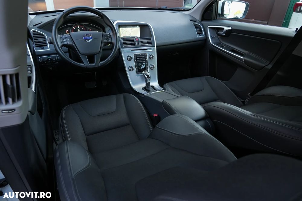 Volvo XC 60 D5 AWD Geartronic Summum - 5