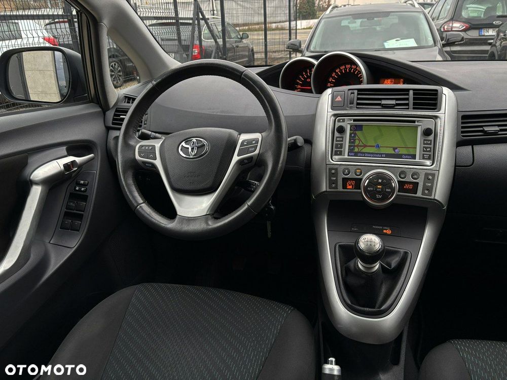 Toyota Verso 1.8 Premium 7os - 26