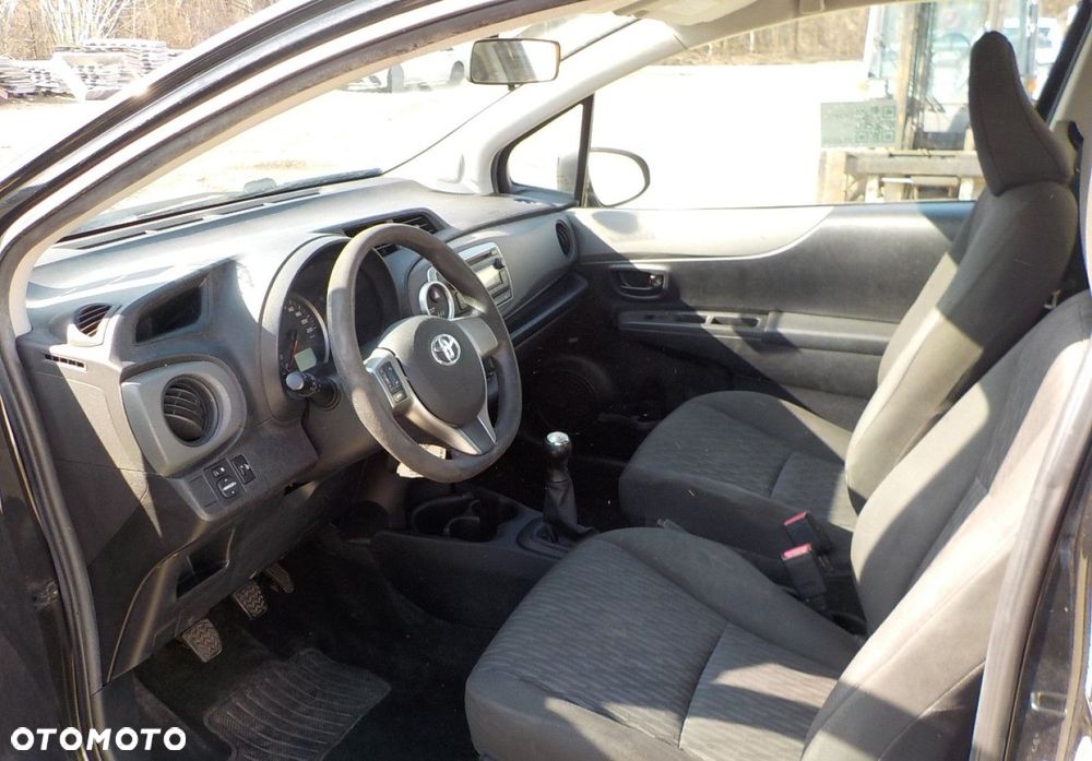 Toyota Yaris - 27