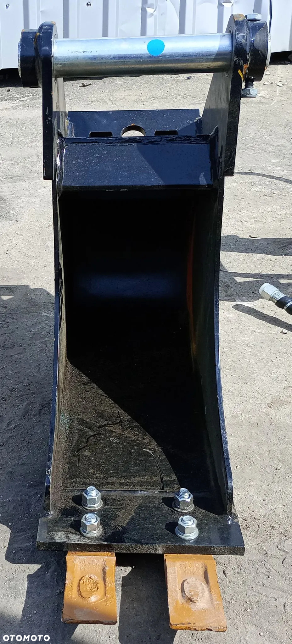 ŁYŻKA KOPIĄCA z zębami 9" do minikoparki - 2