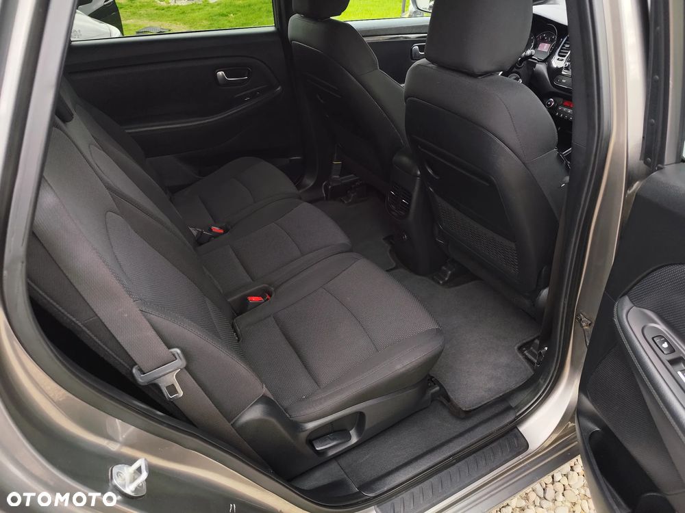 Kia Carens 1.7 CRDi 141 Dream Team Edition - 8