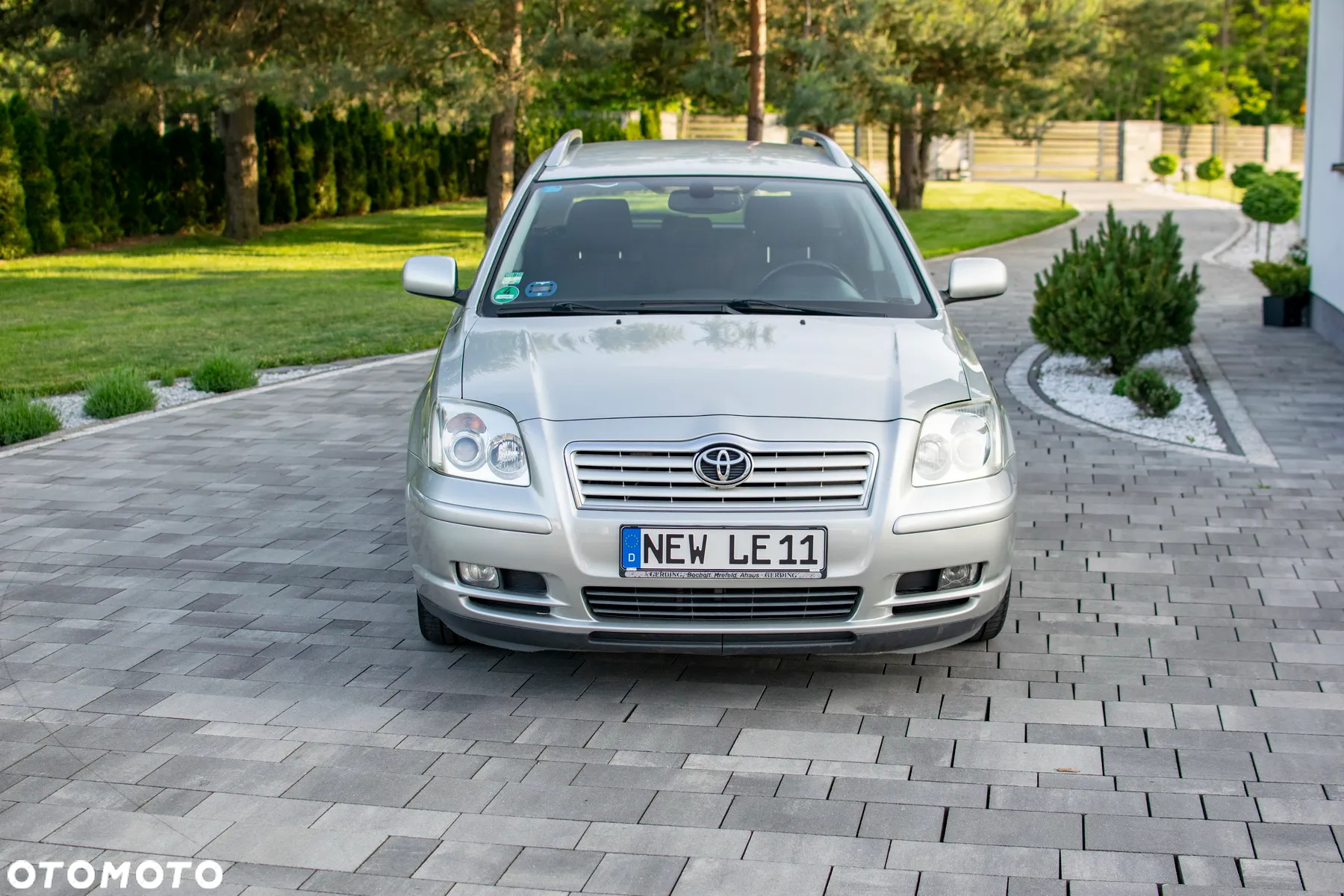 Toyota Avensis - 11