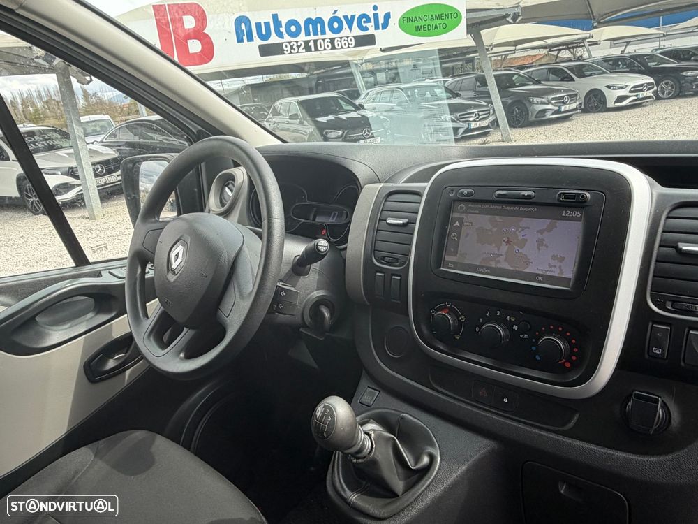 Renault Trafic 1.6 dCI 3LUG c/GPS Iva Dedutível - 9