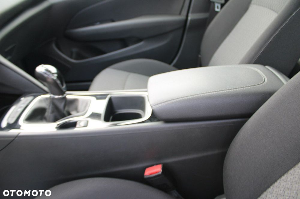Opel Insignia - 31
