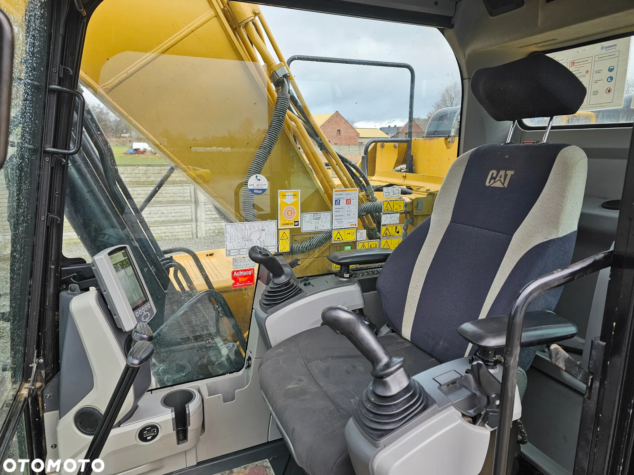 Caterpillar 320 FL, 2017 ROK, 8500 MTH - 19
